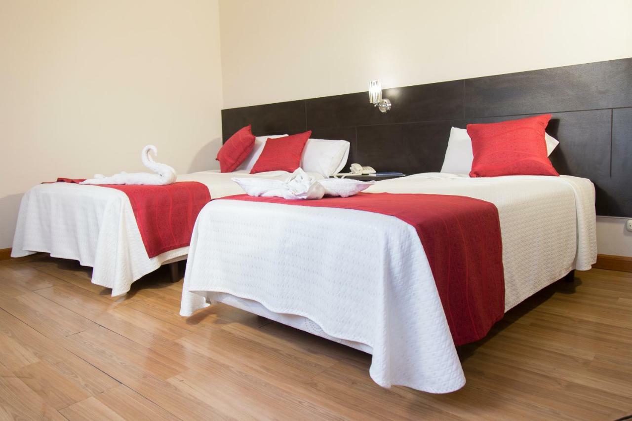 Hotel Versailles Ambato Bagian luar foto